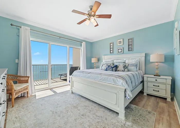 Crystal Shores West Unit 1402 Holiday home