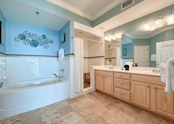 Crystal Shores West Unit 1402 Holiday home *