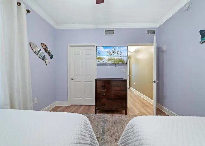 Crystal Shores West Unit 1402 Holiday home