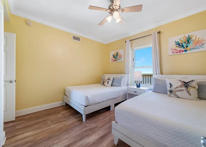 Crystal Shores West Unit 1402 Holiday home *