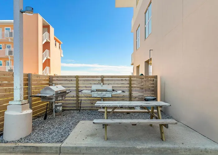 Crystal Shores West Unit 1402 Holiday home *